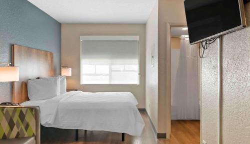 Queen studio with 1 Queen Bed - Disability Access/Non-Smoking