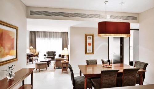 Junior Executive Suite, 1 Bedroom Suite, 1 King, Balcony