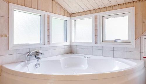 Four-Bedroom Holiday Home