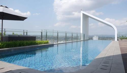 Apartment with Mountain View
