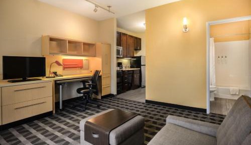 1 Bedroom Suite, 1 Queen, Sofa bed