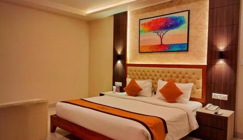 Deluxe Double Room (2 Adults + 1 Child)