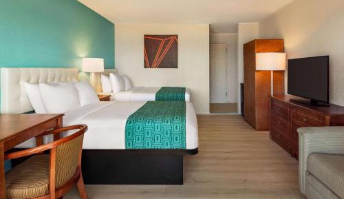 Room with Two Double Beds and Partial Ocean View - Non Smoking
