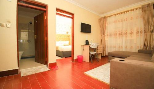 Deluxe Suite