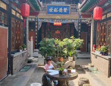 Classical Dragon and Phenix Bed Room (No.2 courtyard)