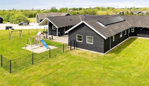 Nine-Bedroom Holiday Home