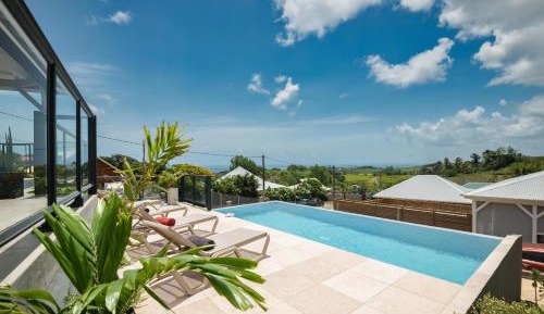 One-Bedroom House with Sea View