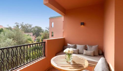 Contemporary Classic Room with Balcony