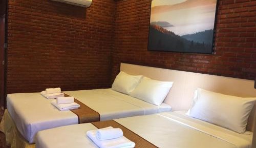 Standard Triple Room with Air Conditioning