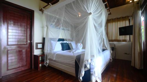 Deluxe Cottage with Garden View