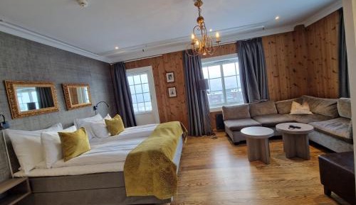 Queen Room with Balcony
