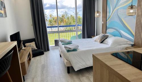 Deluxe Double Room with Balcony and Sea View