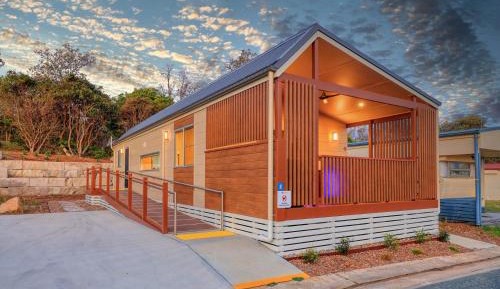 Premium Cabin - Sleeps 5 - Accessible