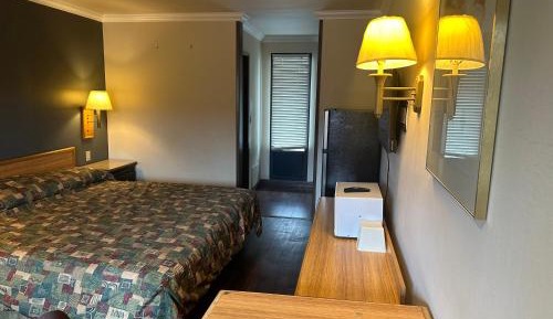 Deluxe King Suite