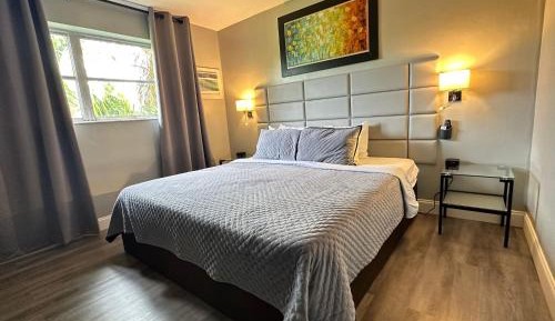 Standard One-Bedroom Suite with Pool View