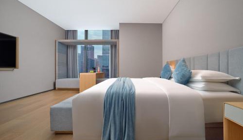 Deluxe King Room, City View