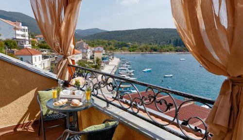 Villa with Sea View