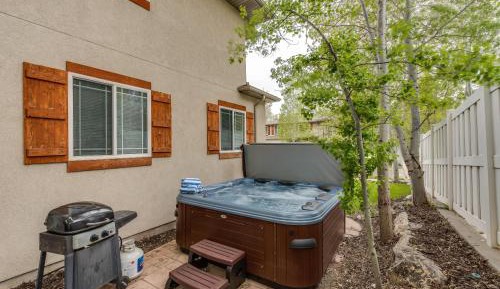 Three-Bedroom Holiday Home 