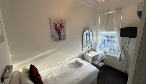 Single Room with Private Bathroom