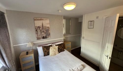 Double Room with Private Bathroom
