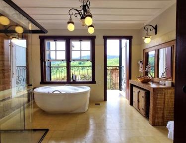 Suite with Spa Bath