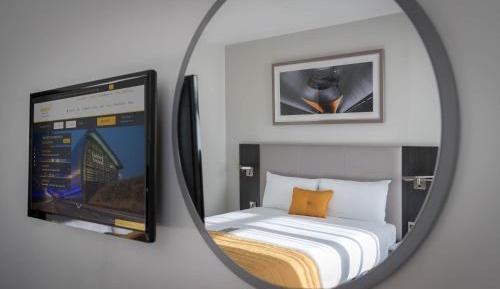 Deluxe King Room