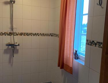 Standard Single Room with Shared Bathroom