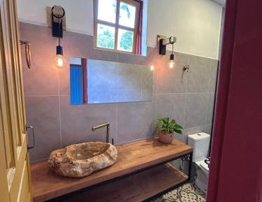 Queen Suite with Spa Bath