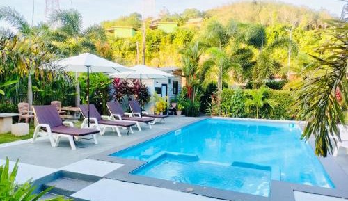 Superiro Pool View