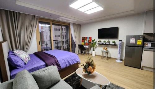 Deluxe Queen Studio 