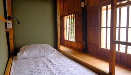 8-Bed Mixed Dormitory Room