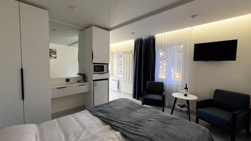 Large Double Room
