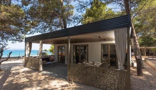 Villa - Beach Front