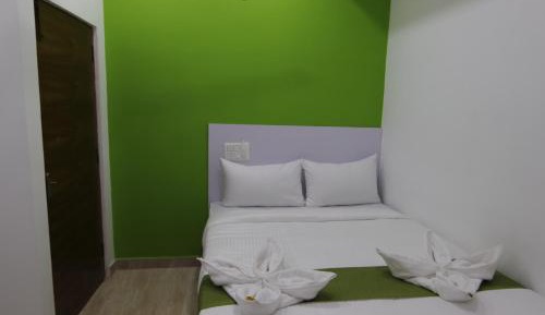 Deluxe Queen Room