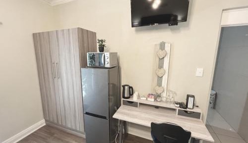 Luxury Queen Room
