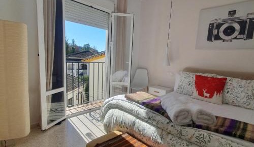 Three-Bedroom Apartment with Balcony