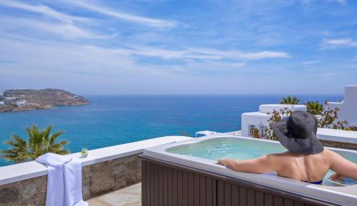 Honeymoon Suite with Heated Jetted Tub and Sea View