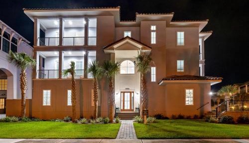 Seven-Bedroom Holiday Home