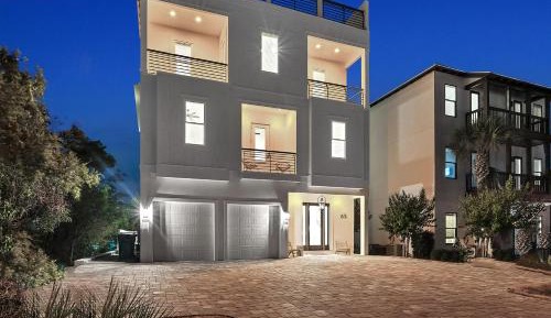 Eight-Bedroom Holiday Home