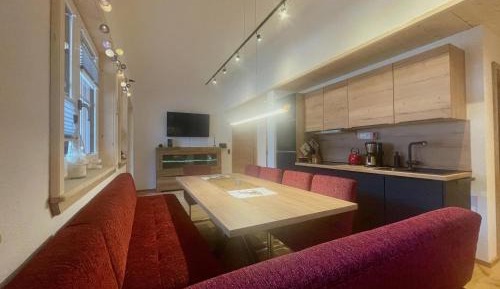 Three-Bedroom Apartment with Shower