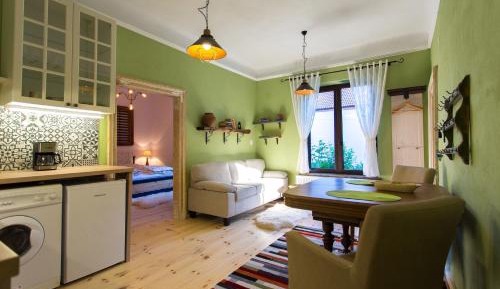 Apartment with Garden View