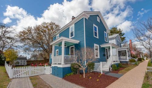 Three-Bedroom Holiday Home 