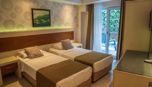 Double Room with Pool View