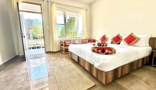 Deluxe Double or Twin Room