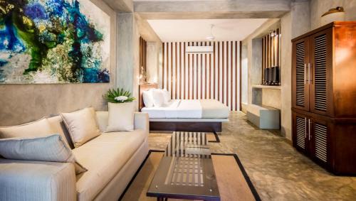 Deluxe King Room with Private Courtyard & Sitting Area - Early Check-in & Late Check-out (on availability)