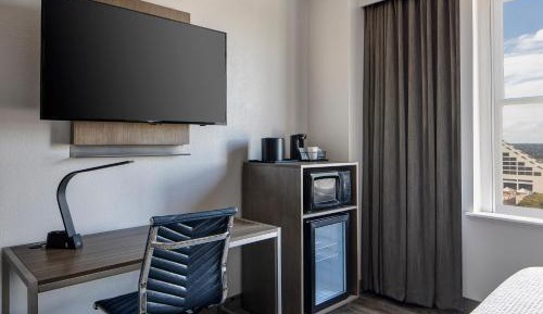 Guest room, 2 Queen, Balcony 
