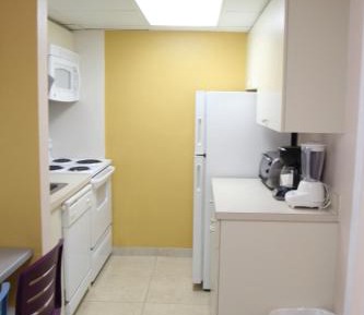 East Studio Full Kitchen 