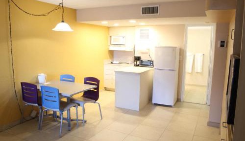 West Studio Mini Kitchen