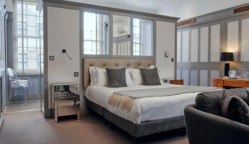 One-Bedroom Suite
