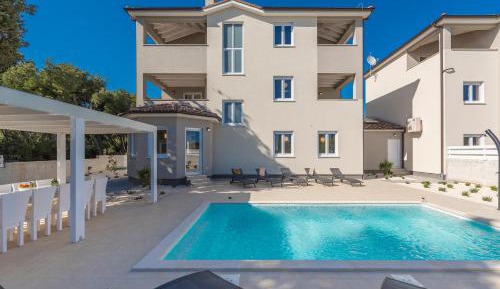 Seven-Bedroom Villa